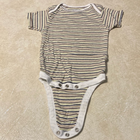 Boys 6-9 months striped onesie - Picture 1 of 4